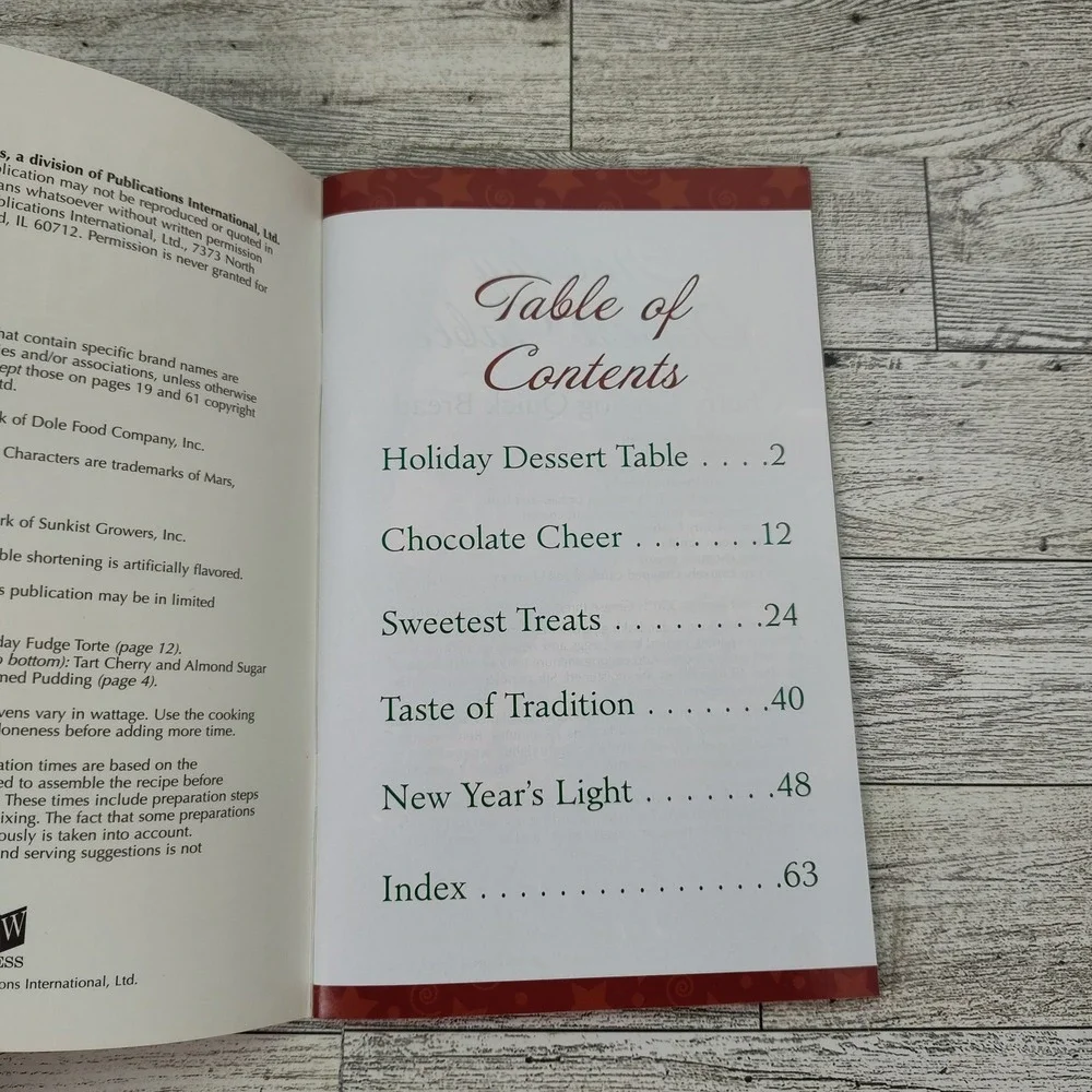 Holiday Desserts Cookbook Booklet 2005‎ Vintage Y2K Baking Treats Recipes